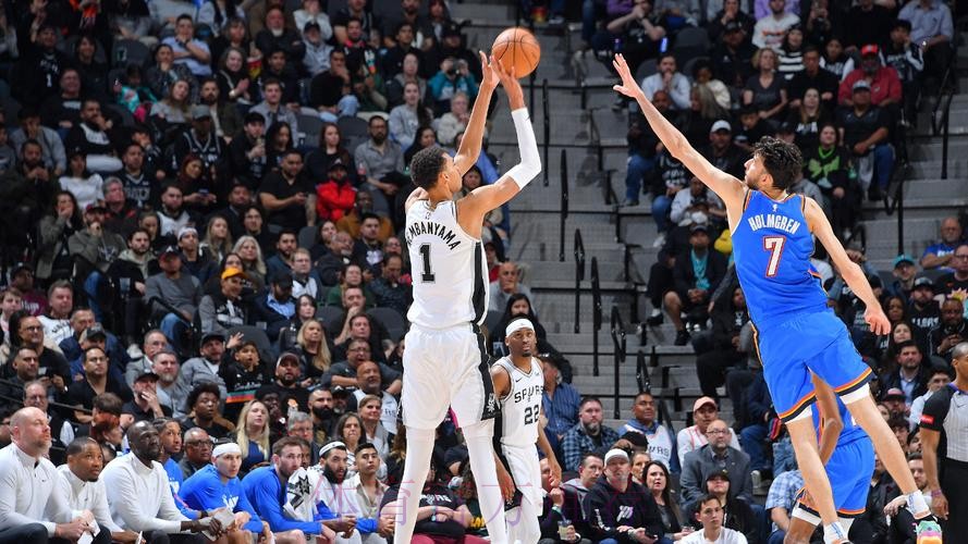 常规赛1月14日：马刺VS雷霆 集锦